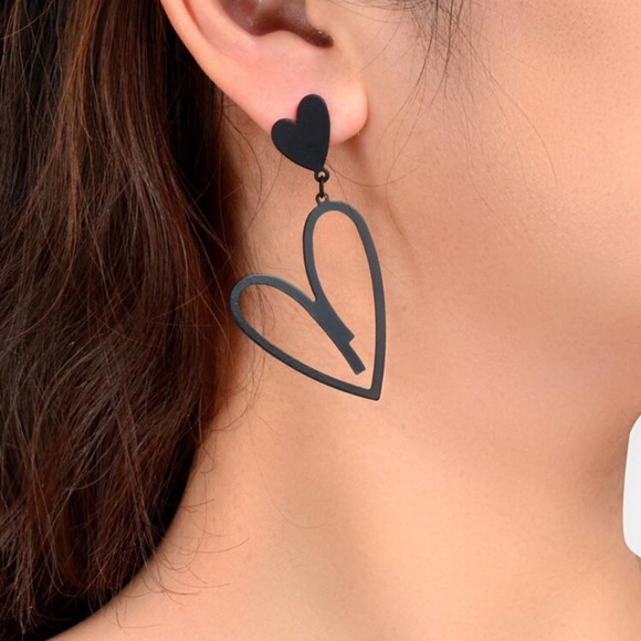 🖤🖤🖤3 for 12$🖤🖤🖤Chic Black Heart Outline Earrings - Picture 2 of 4